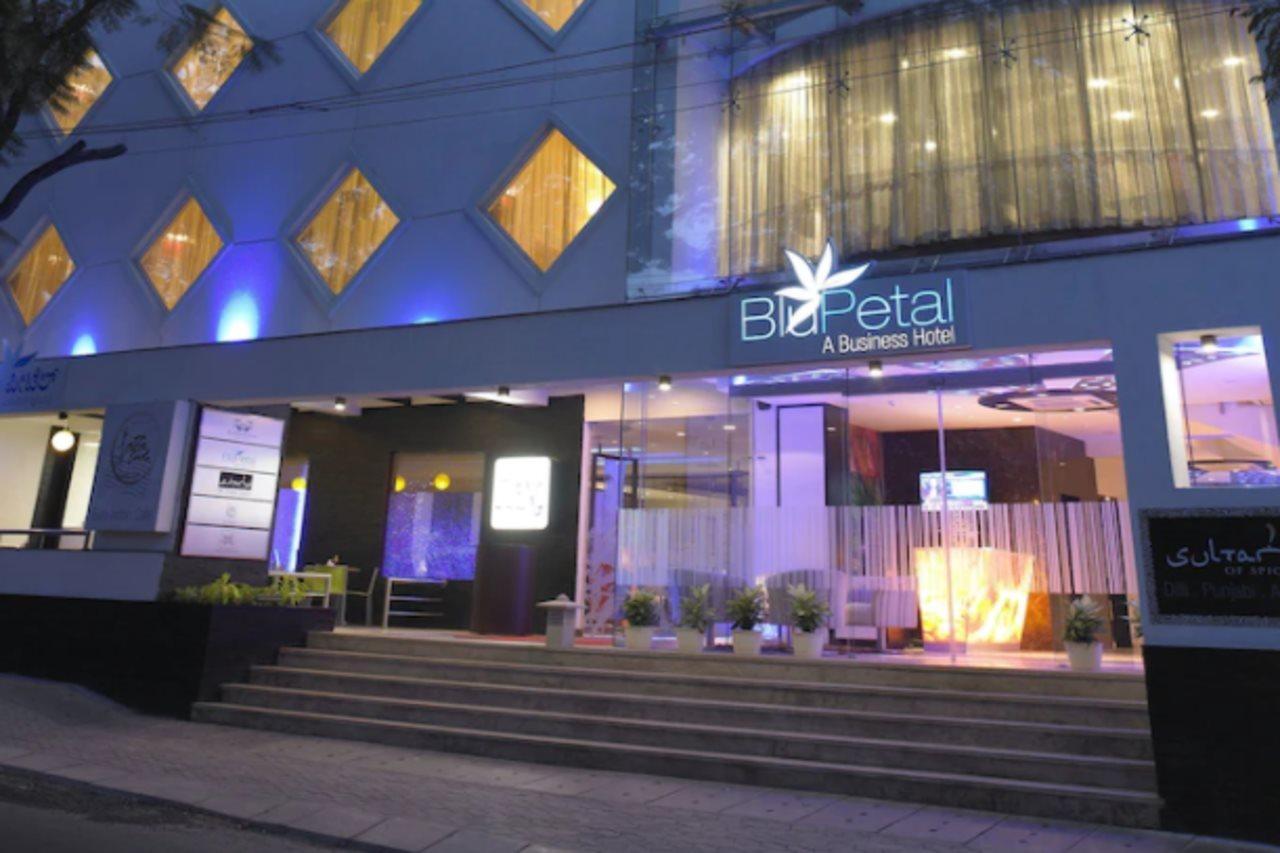 Blu Petal - A Business Hotel Bangalore Eksteriør billede