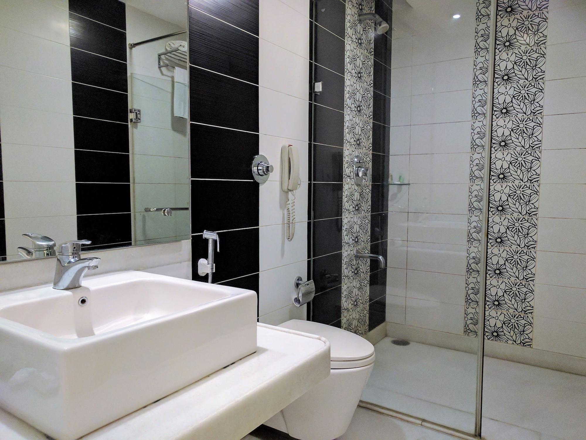 Blu Petal - A Business Hotel Bangalore Eksteriør billede