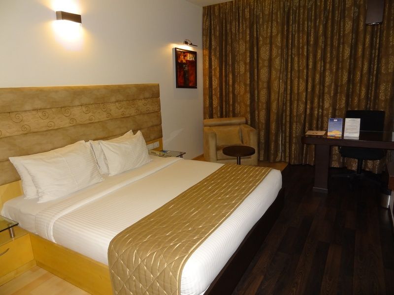 Blu Petal - A Business Hotel Bangalore Eksteriør billede