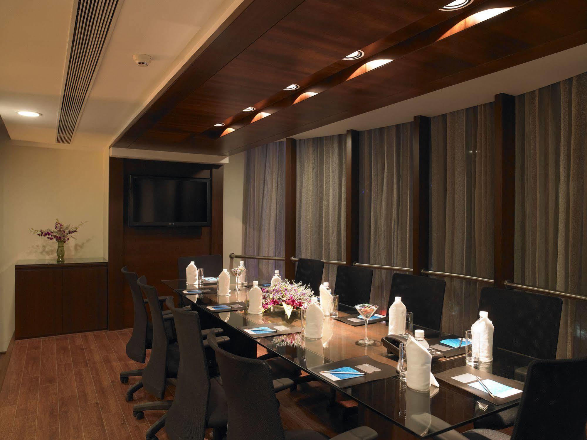 Blu Petal - A Business Hotel Bangalore Eksteriør billede