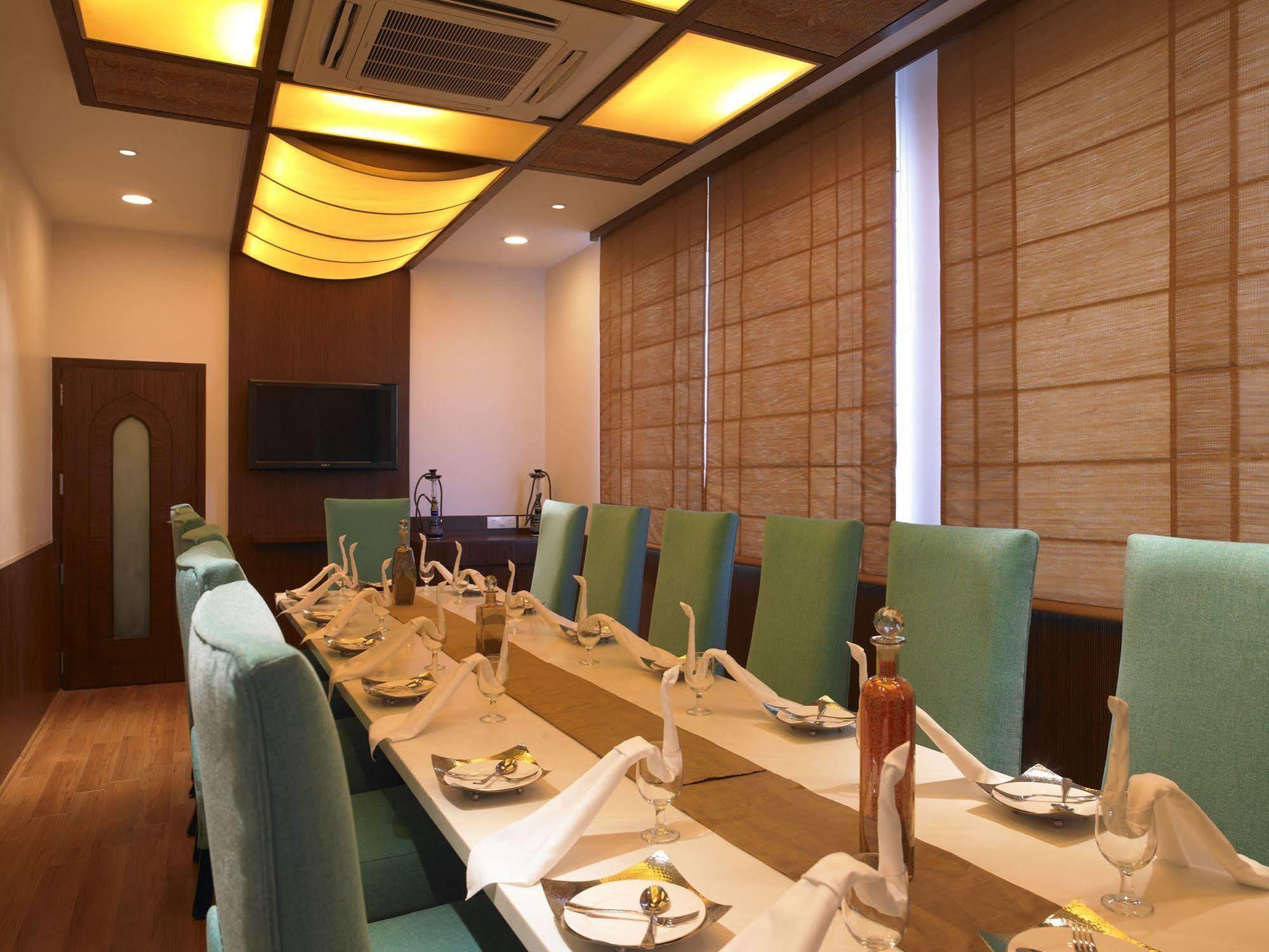 Blu Petal - A Business Hotel Bangalore Eksteriør billede