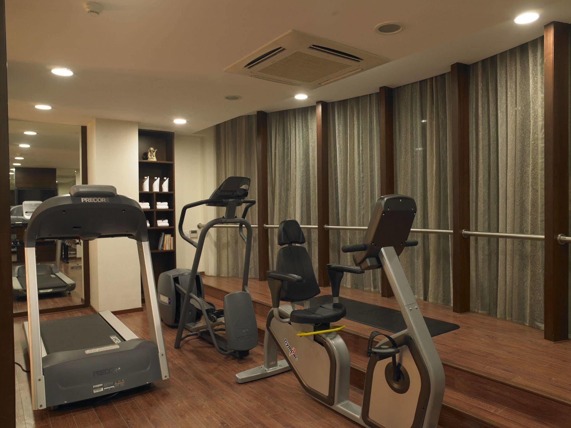 Blu Petal - A Business Hotel Bangalore Eksteriør billede